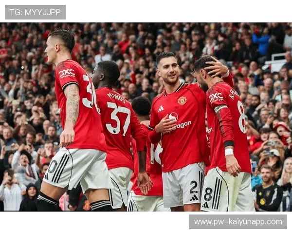 国际足球赛季盘点：曼联状态持续上升，排名升至前四，新赛季曼联